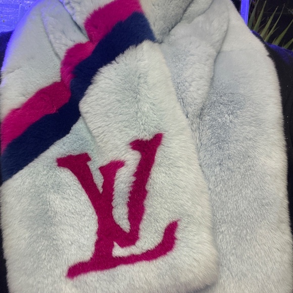 Louis Vuitton M70272 LV logo Tippet fur Scarf blue and pink - Picture 5 of 5